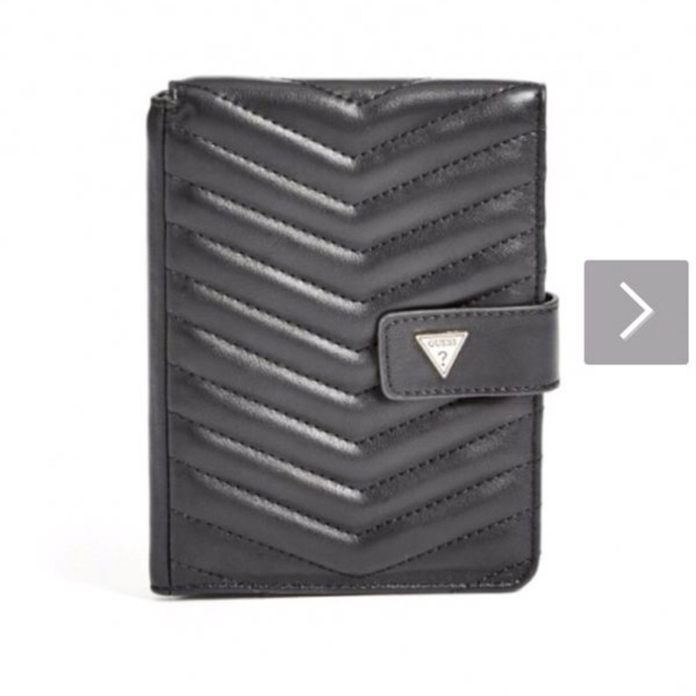 Guess Passport Wallet ✈️